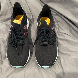 New Balance Fresh Foam ROAV, size 9.5 wide